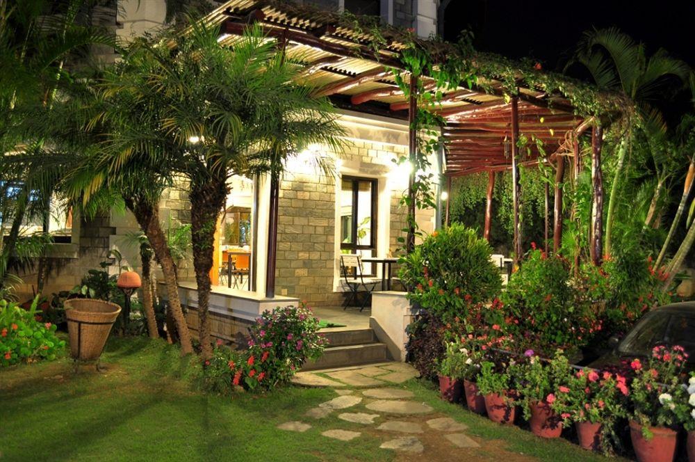 Trek-O-Tel Hotel Pokhara Eksteriør billede