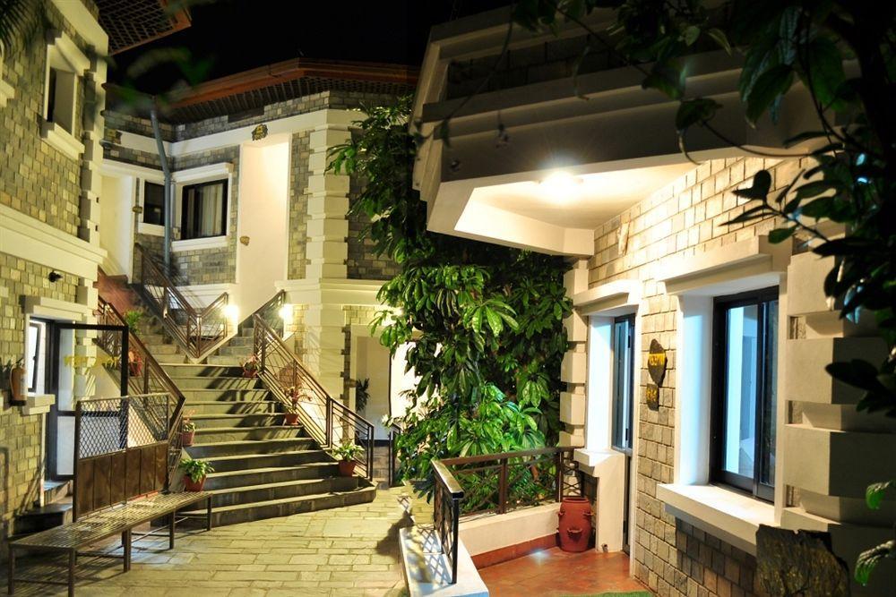 Trek-O-Tel Hotel Pokhara Eksteriør billede