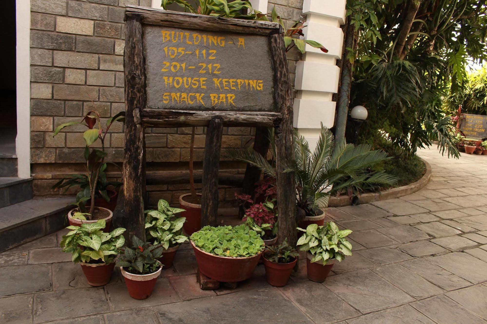 Trek-O-Tel Hotel Pokhara Eksteriør billede